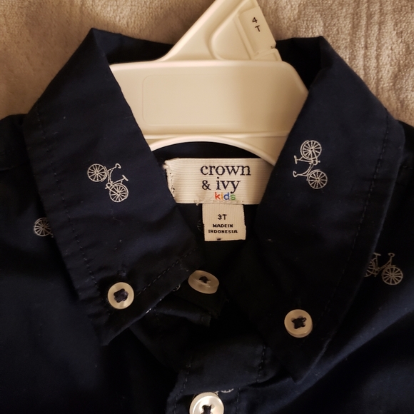 Crown & Ivy Button Down Shirt - Picture 2 of 4